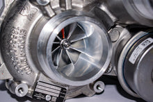 Carica l'immagine nel visualizzatore di Gallery, Hybrid Turbocharger GT1000 for Mercedes-Benz 4.0L V8 Bi-Turbo - RTMG Performance